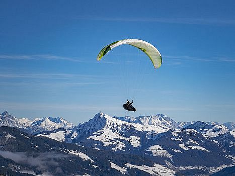 Paragliding