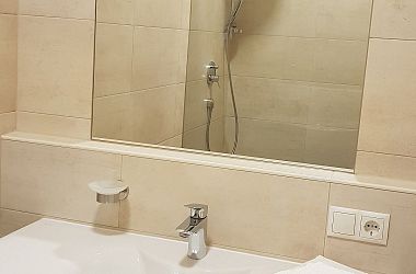 Studio room with shower and WC