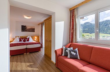 Alpen Apart Schlafzimmer und Wohnraum