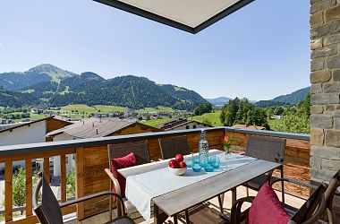 Balkon mit traumhaften Ausblick auf die Kitzbüheler Alpen