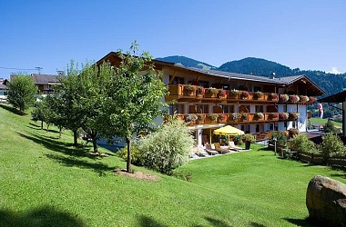 Hotel Alpenpanorama Back View